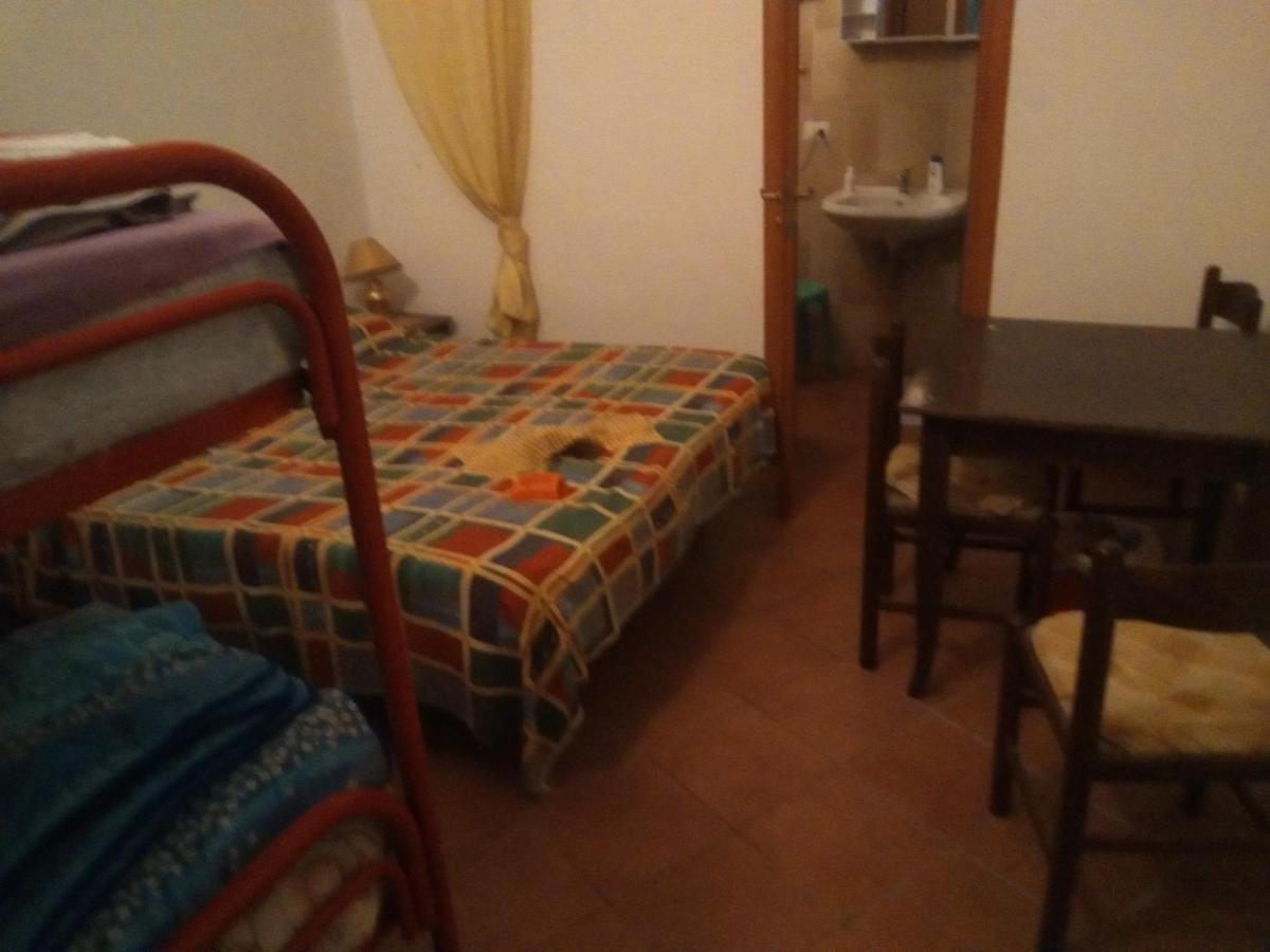 Room In Guest Room - Single Room With Shared Bathroom Таормина Екстериор снимка